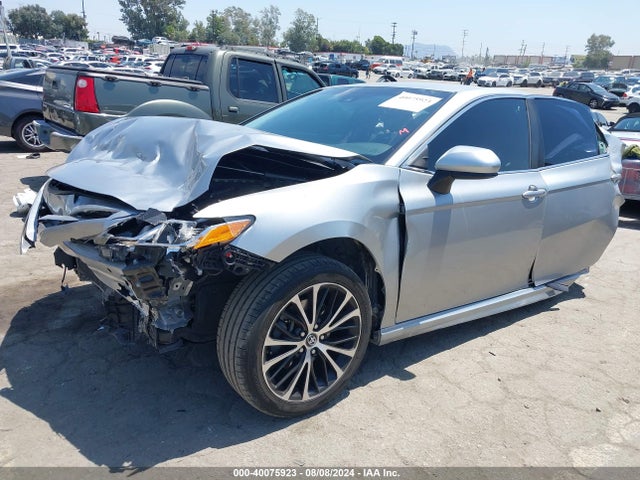 Toyota CAMRY SE 2018 4T1B11HK2JU604592 Image 2