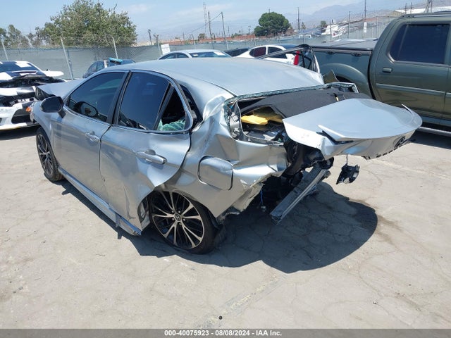 Toyota CAMRY SE 2018 4T1B11HK2JU604592 Image 3
