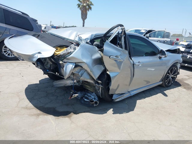 Toyota CAMRY SE 2018 4T1B11HK2JU604592 Image 4