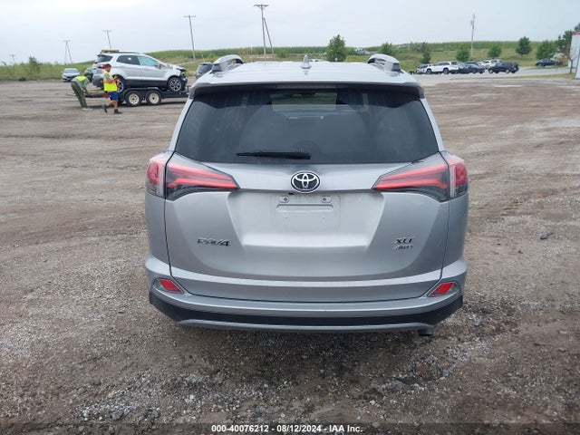 Toyota Rav4 Xle 2017 2T3RFREV2HW548099 Image 16