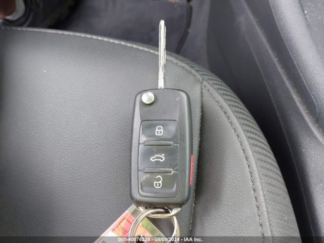 3VWJ17ATXEM658333 Volkswagen Beetle 1.8t