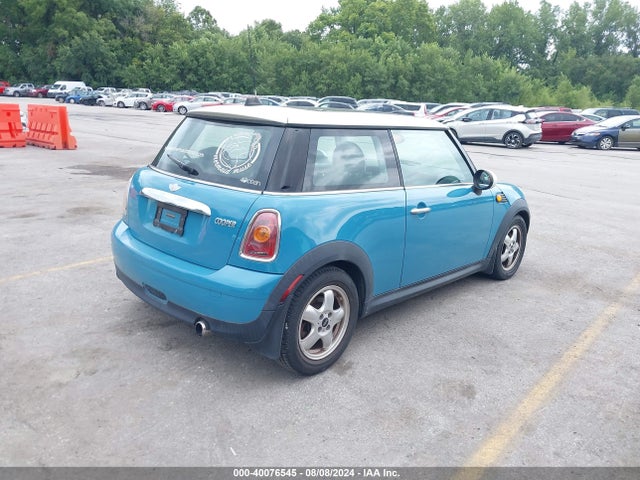 2008 MINI COOPER WMWMF33568TT60938 Photo 3