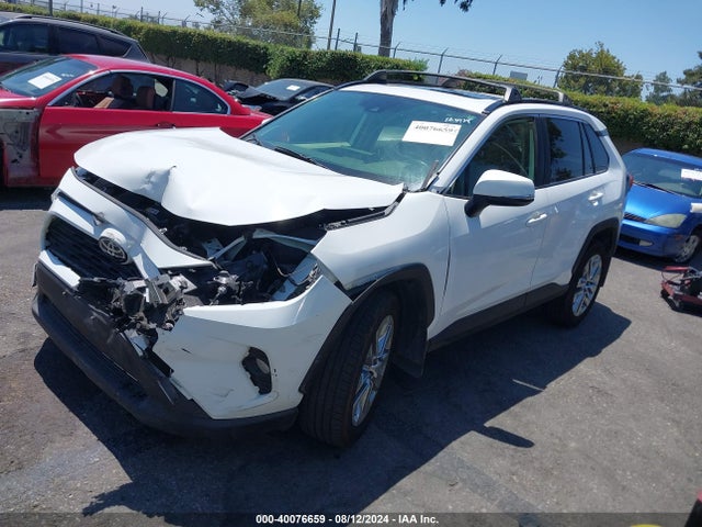 Toyota Rav4 Xle Premium 2020 JTMA1RFV4LD060000 Image 2