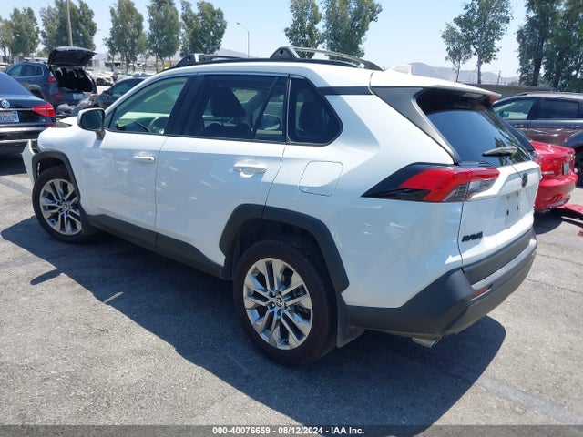 Toyota Rav4 Xle Premium 2020 JTMA1RFV4LD060000 Image 3