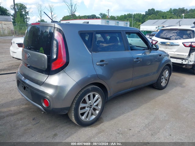 KIA SOUL + 2018 KNDJP3A52J7536632 Image 4
