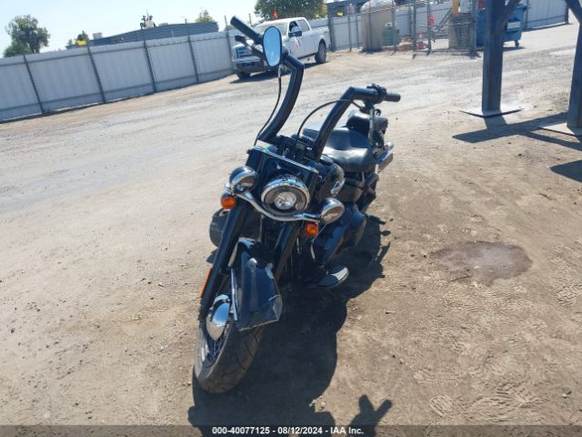 2018 HARLEY-DAVIDSON FLHC 1HD1YAJ12JC083228 Photo 4