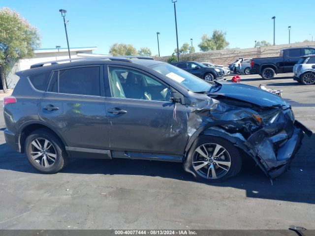 JTMWFREV0JJ731847 Toyota Rav4 Xle
