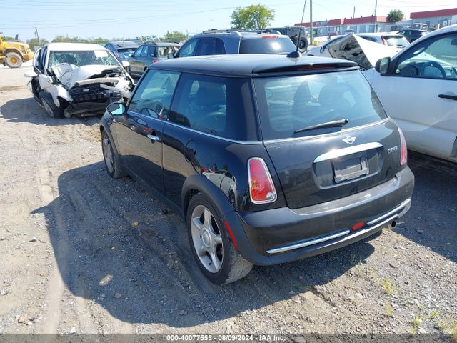 2005 MINI COOPER WMWRC33555TK60761 Photo 2