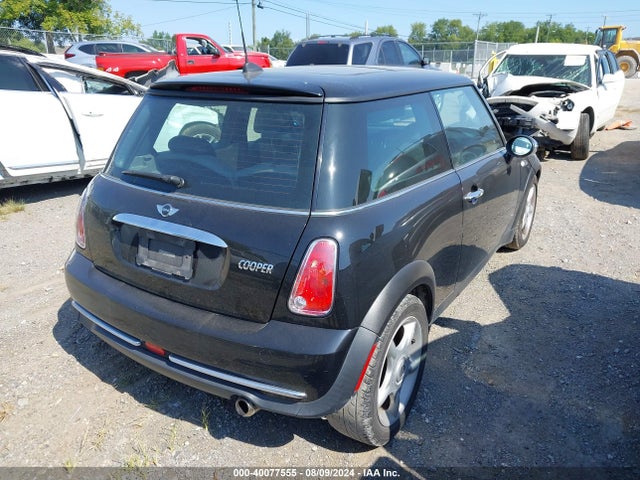 2005 MINI COOPER WMWRC33555TK60761 Photo 3