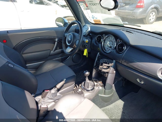 2005 MINI COOPER WMWRC33555TK60761 Photo 4