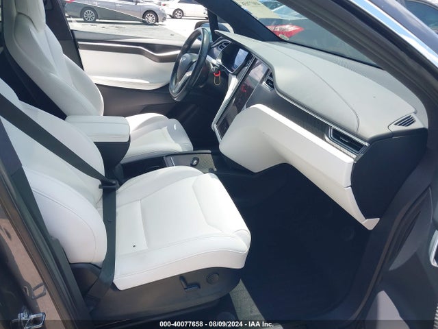 2018 TESLA MODEL X 5YJXCBE20JF089664 Photo 4