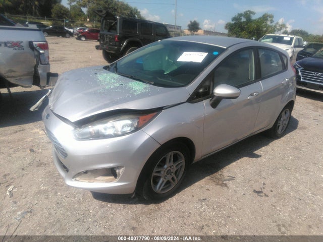 Ford FIESTA SE 2018 3FADP4EJ5JM129684 Image 2
