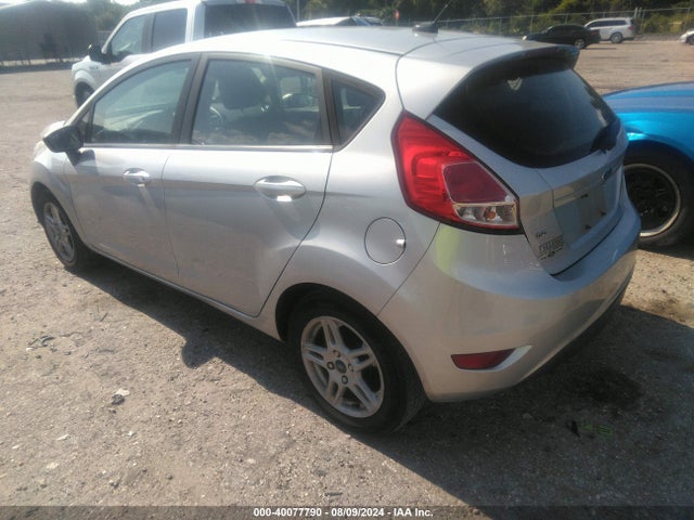 Ford FIESTA SE 2018 3FADP4EJ5JM129684 Image 3