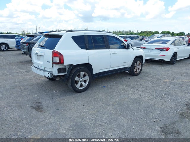 1C4NJCEA9GD628227 Jeep Compass Latitude