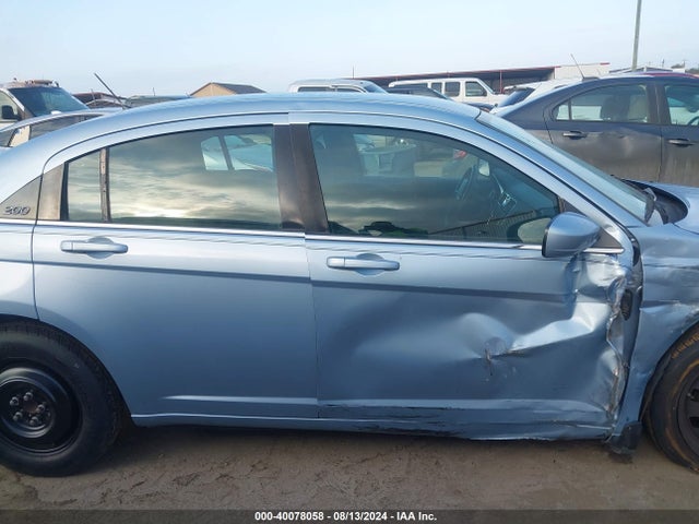 1C3CCBAB7EN207936 Chrysler 200 LX