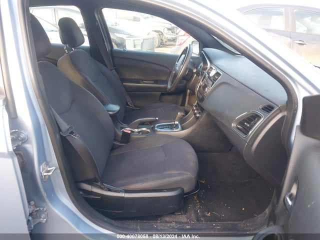 1C3CCBAB7EN207936 Chrysler 200 LX