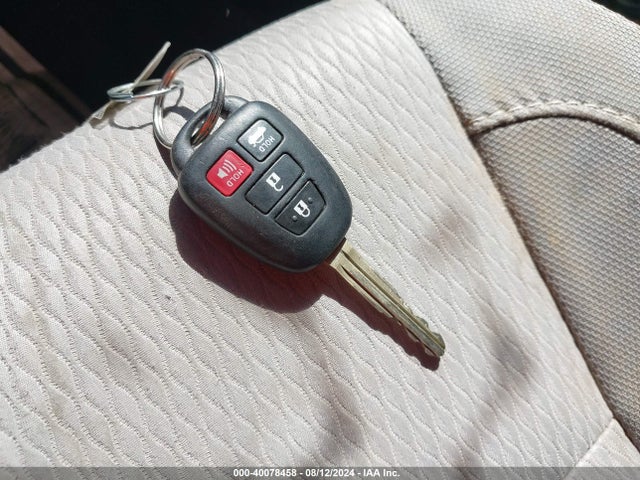 Toyota Corolla Le Plus 2015 2T1BURHE8FC392872 Image 11