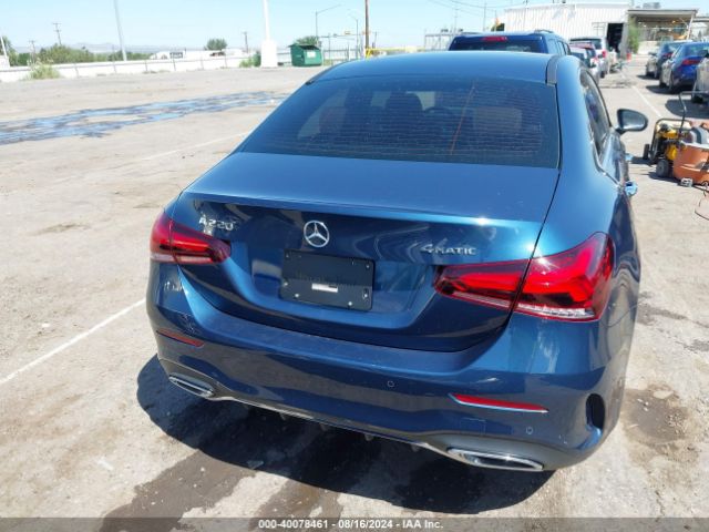 W1K3G4FB0NJ358599 Mercedes-Benz A 220 4matic