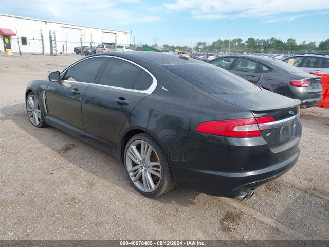2010 JAGUAR XF SAJWA0HE6AMR75024 Photo 2