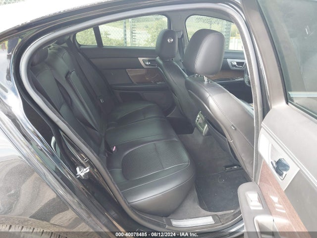 2010 JAGUAR XF SAJWA0HE6AMR75024 Photo 7