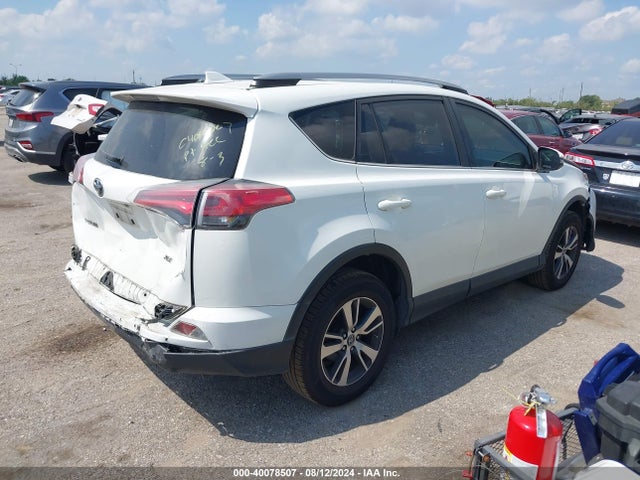 Toyota Rav4 Xle 2017 JTMWFREV3HJ721713 Image 4