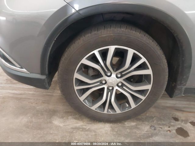 JA4AZ3A33JJ004425 Mitsubishi Outlander Es