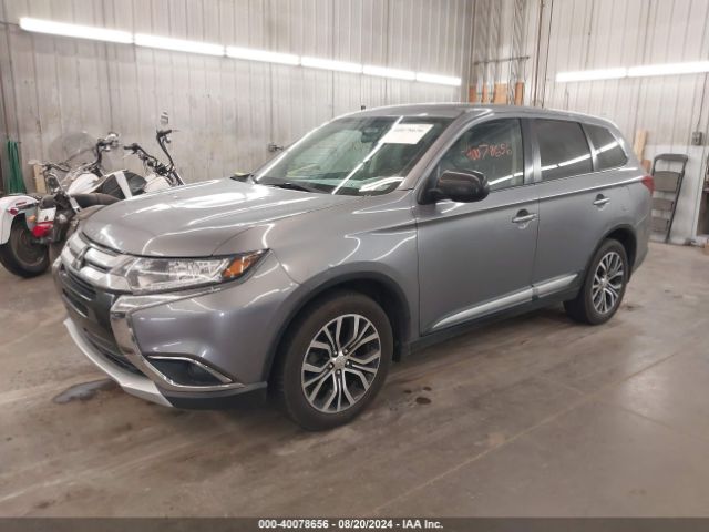 JA4AZ3A33JJ004425 Mitsubishi Outlander Es
