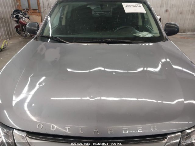 JA4AZ3A33JJ004425 Mitsubishi Outlander Es
