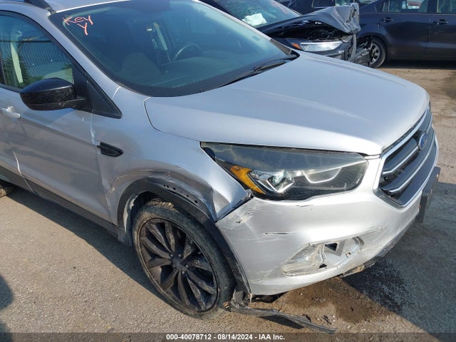 Ford ESCAPE SE 2017 1FMCU9G99HUC36172 Image 6