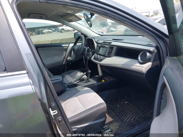 Toyota RAV4 LE 2015 JTMZFREV9FD061198 Image 5