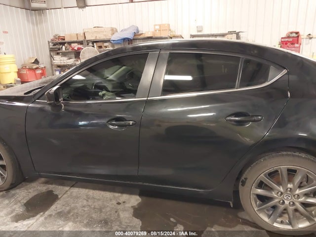 Mazda Mazda3 Touring 2018 3MZBN1V37JM183718 Image 15