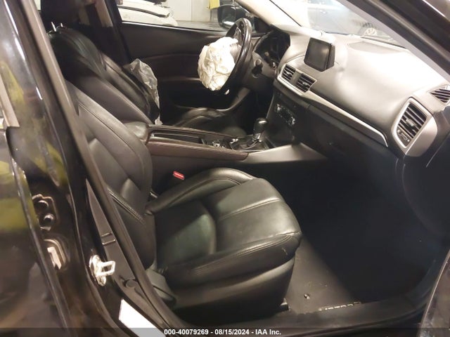 3MZBN1V37JM183718 Mazda Mazda3 Touring