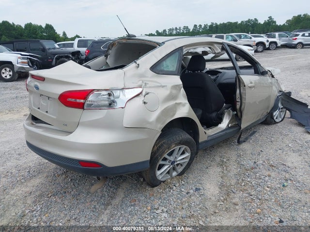 Ford FOCUS SE 2017 1FADP3F24HL304908 Image 4