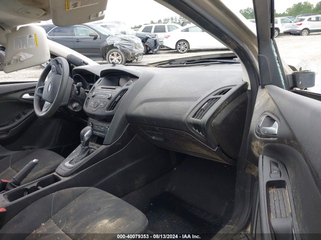 Ford FOCUS SE 2017 1FADP3F24HL304908 Image 5