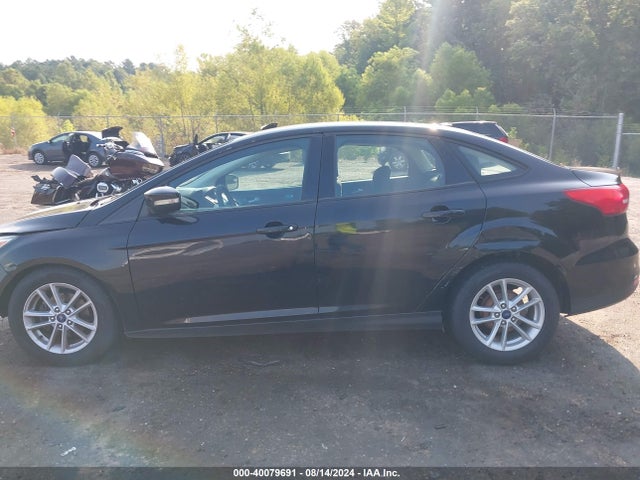Ford FOCUS SE 2017 1FADP3F29HL247881 Image 14