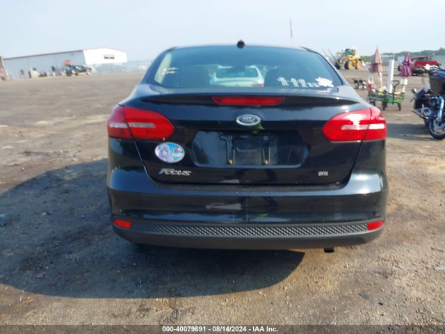 Ford FOCUS SE 2017 1FADP3F29HL247881 Image 16