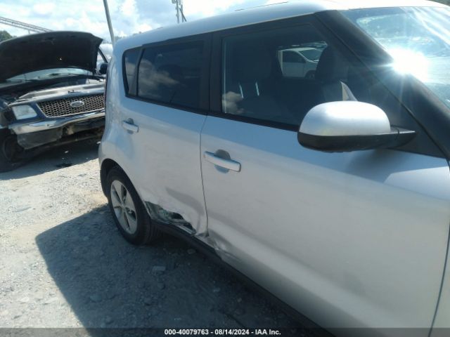 KNDJN2A2XG7852231 KIA Soul