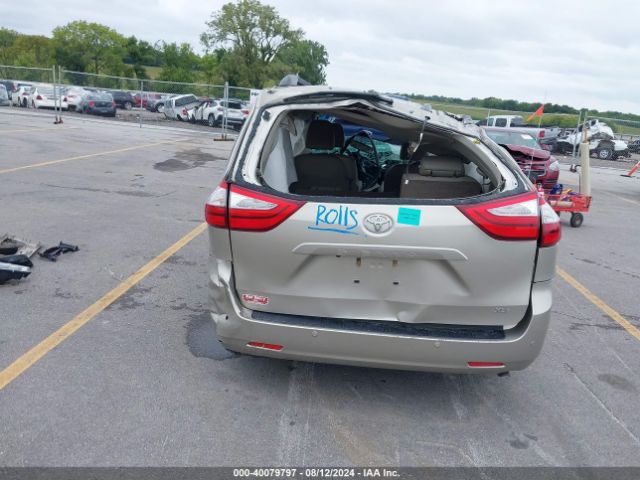 5TDYZ3DC2HS852034 Toyota Sienna Xle Premium 8 Passenger