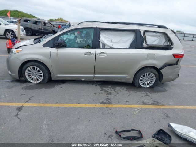 5TDYZ3DC2HS852034 Toyota Sienna Xle Premium 8 Passenger