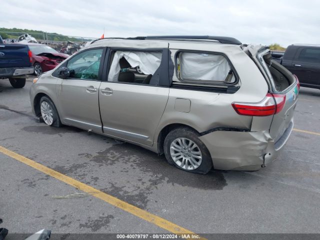 5TDYZ3DC2HS852034 Toyota Sienna Xle Premium 8 Passenger