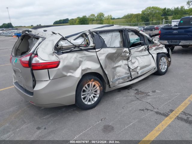 5TDYZ3DC2HS852034 Toyota Sienna Xle Premium 8 Passenger