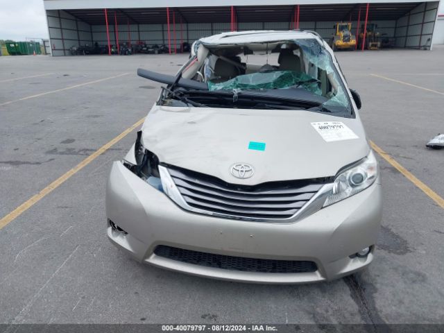 5TDYZ3DC2HS852034 Toyota Sienna Xle Premium 8 Passenger