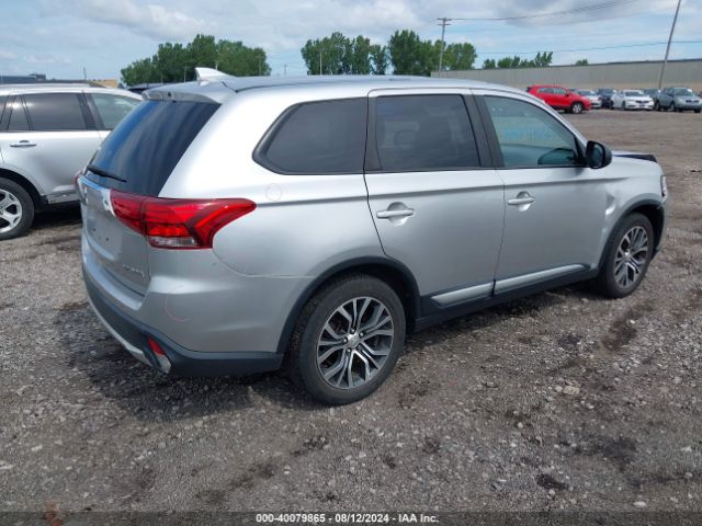 JA4AD2A35JZ012035 Mitsubishi Outlander Es