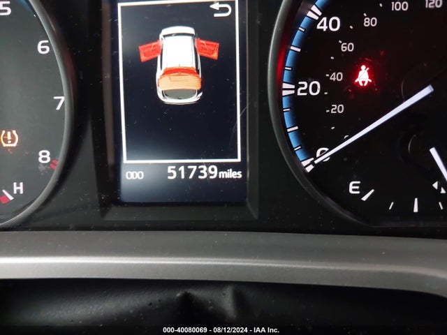 Toyota RAV4 LE 2018 JTMBFREV3JJ225654 Image 15