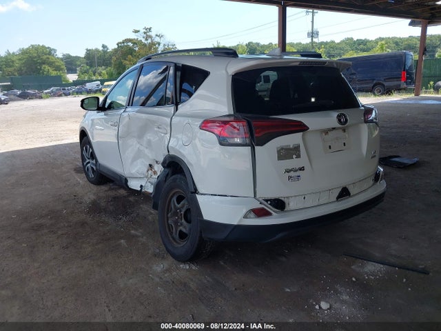 Toyota RAV4 LE 2018 JTMBFREV3JJ225654 Image 3