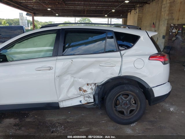 Toyota RAV4 LE 2018 JTMBFREV3JJ225654 Image 6