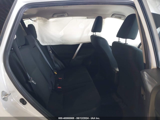 Toyota RAV4 LE 2018 JTMBFREV3JJ225654 Image 8