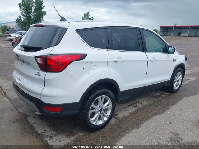 Ford ESCAPE SE 2019 1FMCU9GD7KUB64304 Image 4