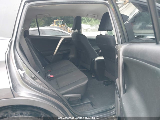Toyota RAV4 LE 2015 JTMBFREV1FJ014881 Image 8
