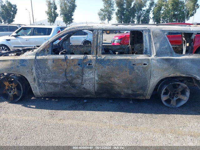 Chevrolet Suburban Lt 2018 1GNSCHKC5JR259755 Image 13
